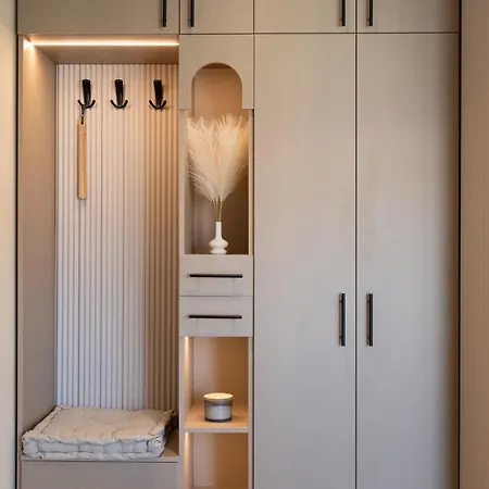 Apartment Stylish Two-room With A Sea View Warna